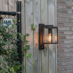 QAZQA Buiten wandlantaarn zwart met bewegingssensor IP44 - Charlois