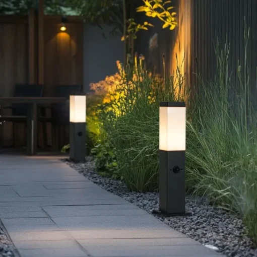 QAZQA Buitenlamp donkergrijs met opaal glas 45cm IP44 met stopcontact en bewegingssensor - Malios