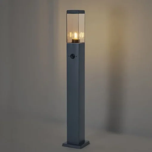 QAZQA Buitenlamp donkergrijs met smoke glas 80cm IP44 met stopcontact en bewegingssensor - Malios