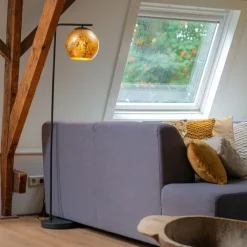 QAZQA Design vloerlamp zwart met goud glas - Bert
