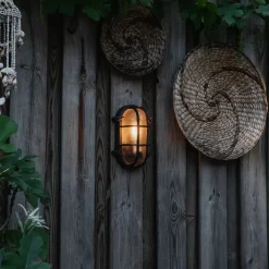 QAZQA Industriële wand- en plafondlamp zwart ovaal IP44 - Noutica