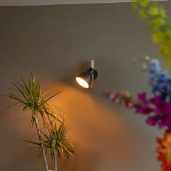 QAZQA Landelijke wandlamp zwart met hout - Flint