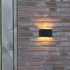 QAZQA Moderne buiten wandlamp zwart 17,5 cm incl. LED IP65 - Batt