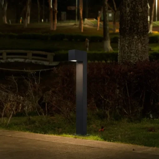 QAZQA Moderne staande buitenlamp zwart 65cm met stopcontact IP44 - Baleno