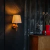 QAZQA Moderne wandlamp brons met witte kap - Pluk
