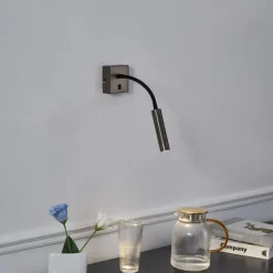 QAZQA Moderne wandlamp gunmetal met USB-C - Gosna