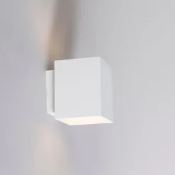 QAZQA Wandlamp wit vierkant - Sola