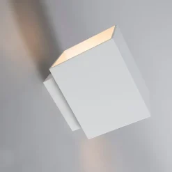 QAZQA Wandlamp wit vierkant - Sola